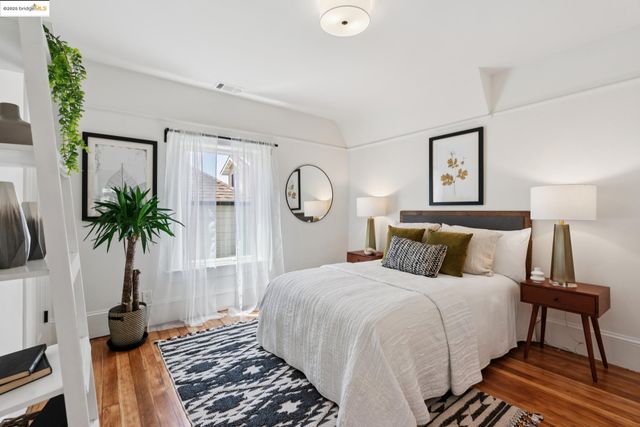 2132 Haste St, Berkeley, CA 94704
