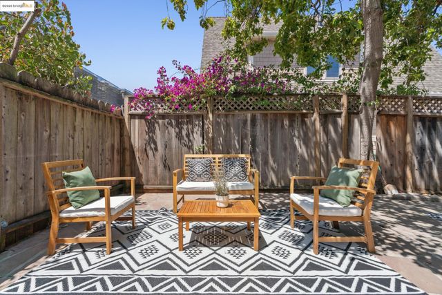 2132 Haste St, Berkeley, CA 94704