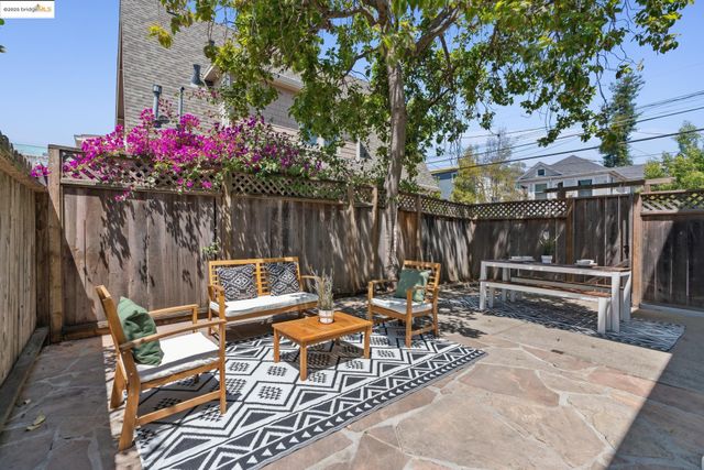 2132 Haste St, Berkeley, CA 94704