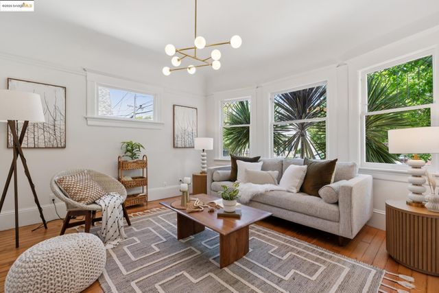 2132 Haste St, Berkeley, CA 94704