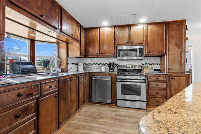 160 LCR 825, Groesbeck, TX 76642