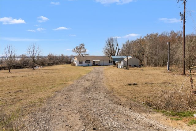 160 LCR 825, Groesbeck, TX 76642