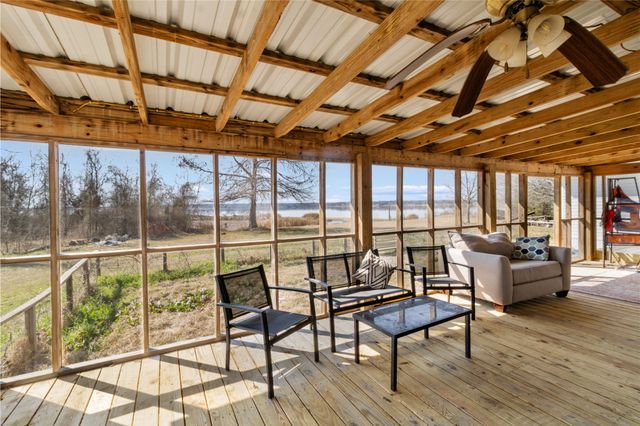 160 LCR 825, Groesbeck, TX 76642