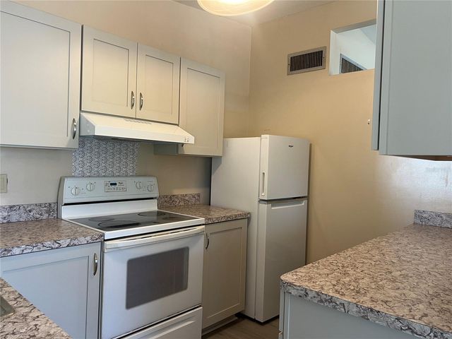 321 ALBA STREET E, Venice, FL 34285