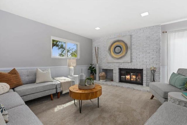 136 Helen Way, Escondido, CA 92025