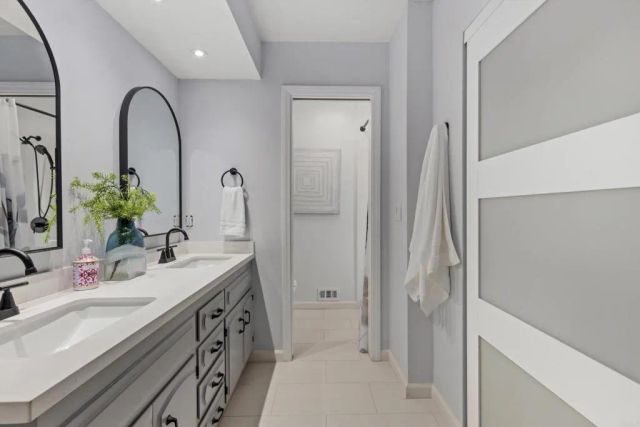 136 Helen Way, Escondido, CA 92025