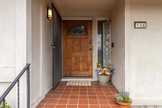 136 Helen Way, Escondido, CA 92025