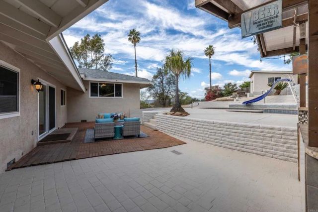 136 Helen Way, Escondido, CA 92025