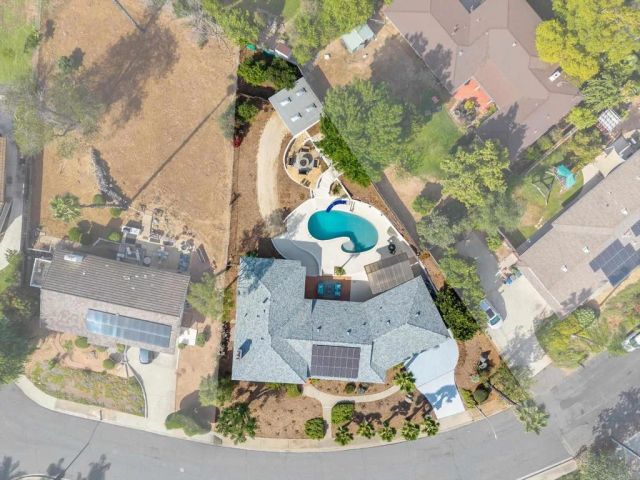 136 Helen Way, Escondido, CA 92025