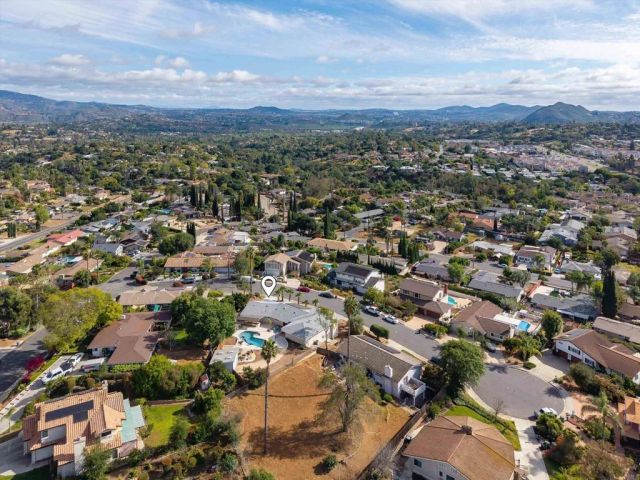 136 Helen Way, Escondido, CA 92025