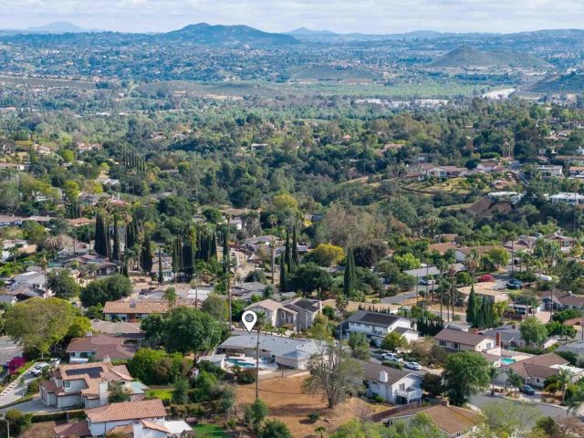 136 Helen Way, Escondido, CA 92025
