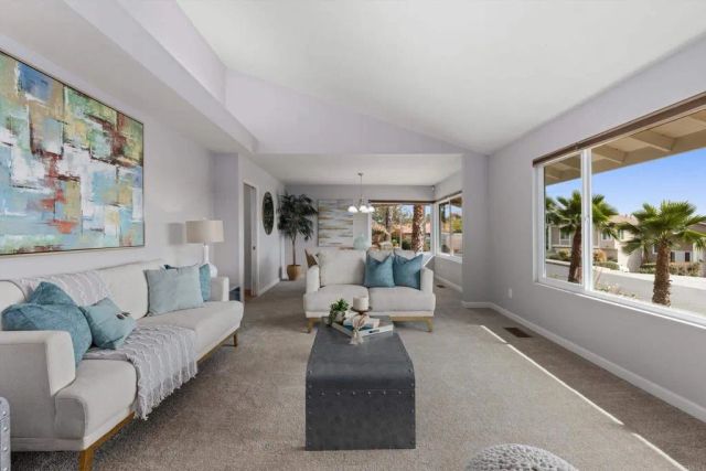 136 Helen Way, Escondido, CA 92025