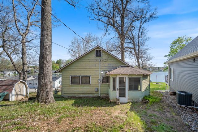 29 EMS B42e Lane, Leesburg, IN 46538