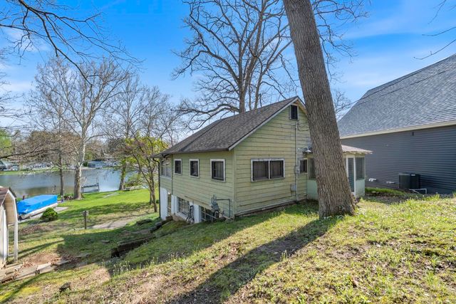 29 EMS B42e Lane, Leesburg, IN 46538