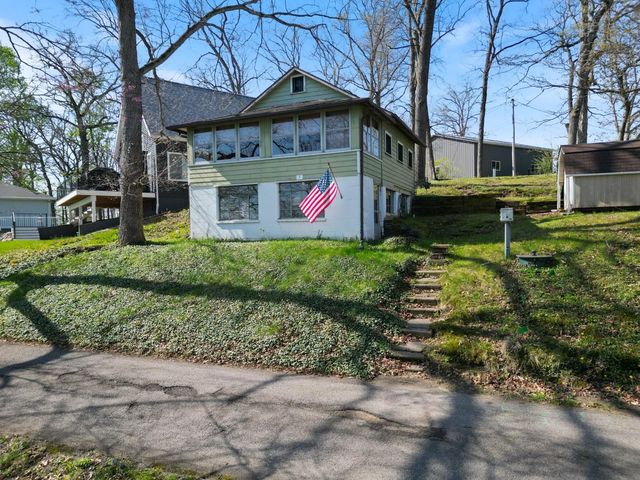29 EMS B42e Lane, Leesburg, IN 46538