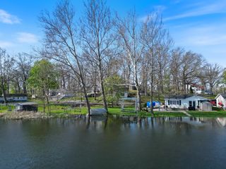 29 EMS B42e Lane, Leesburg, IN 46538