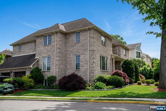 1206 Briar Way, Fort Lee, NJ 07024