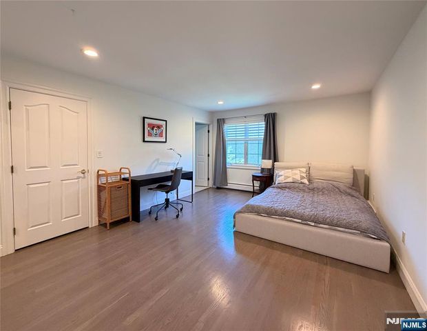 1206 Briar Way, Fort Lee, NJ 07024