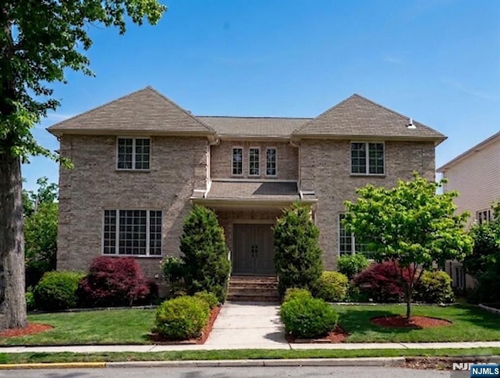 1206 Briar Way, Fort Lee, NJ 07024