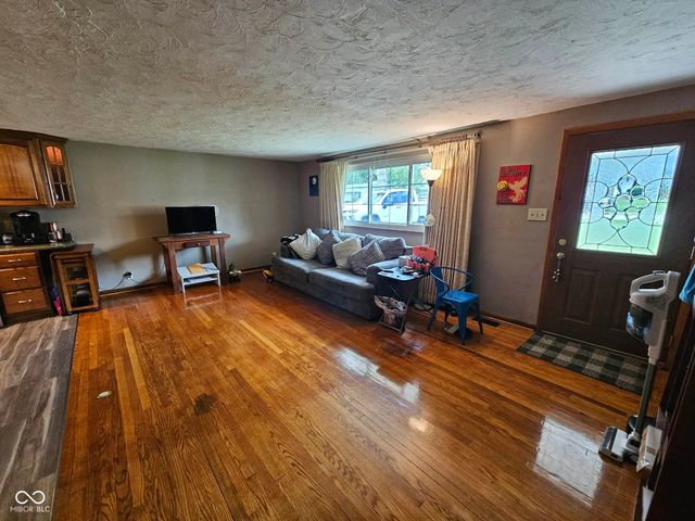 311 N Edgeway Drive, Alexandria, IN 46001