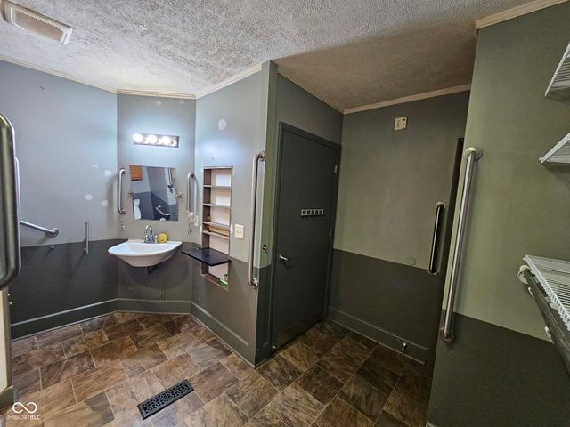311 N Edgeway Drive, Alexandria, IN 46001
