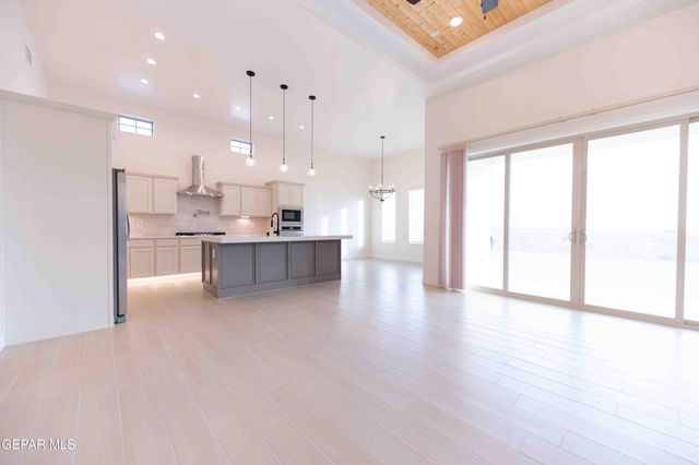 12864 PRESTBURY Avenue, El Paso, TX 79928