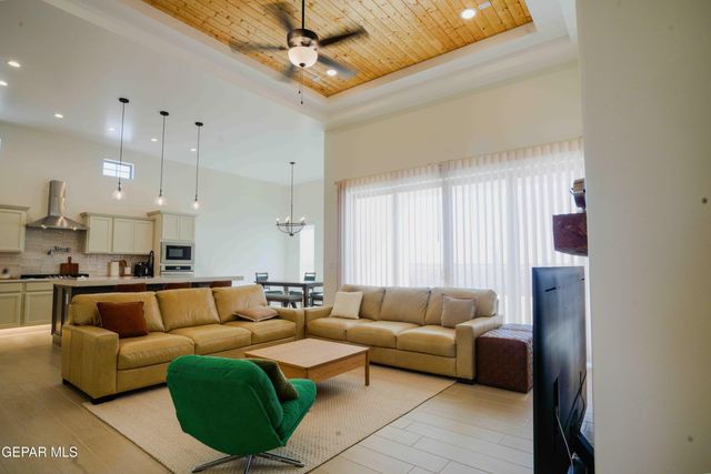 12864 PRESTBURY Avenue, El Paso, TX 79928