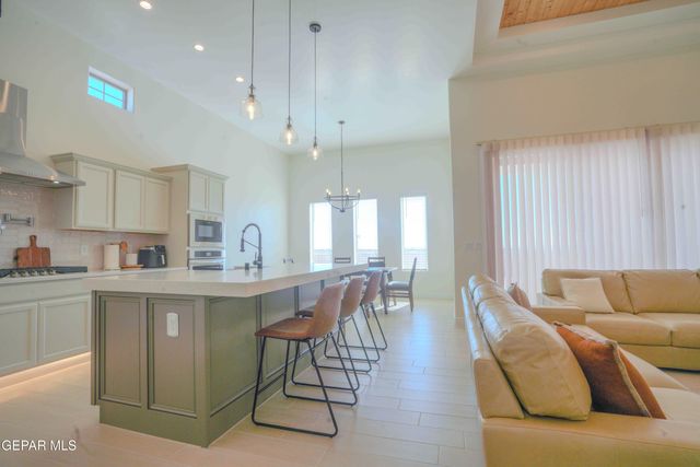 12864 PRESTBURY Avenue, El Paso, TX 79928