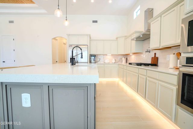 12864 PRESTBURY Avenue, El Paso, TX 79928