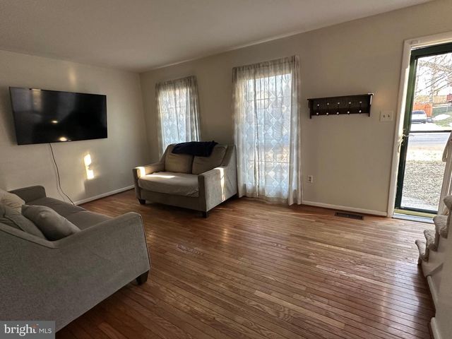 5372 SENECA CT, Woodbridge, VA 22193