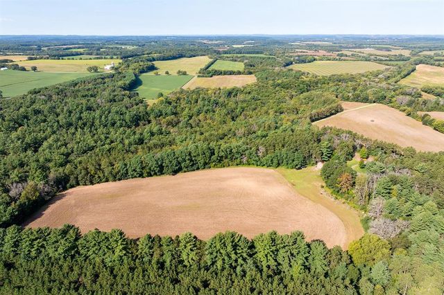 W5325 Jene Road, Eau Claire, WI 54701