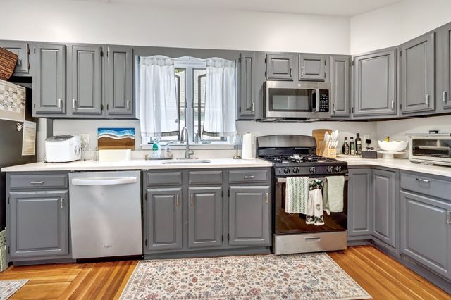 18 Franconia St, Boston, MA 02122