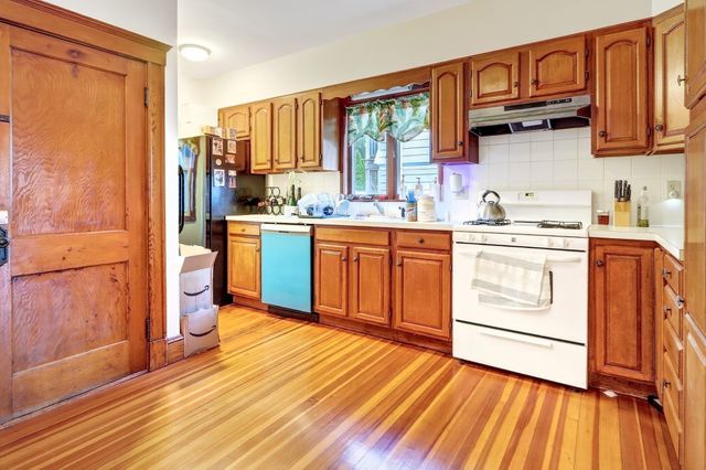 18 Franconia St, Boston, MA 02122