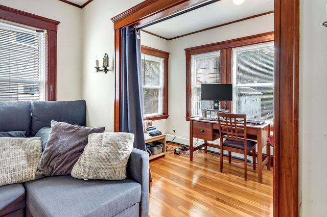 18 Franconia St, Boston, MA 02122