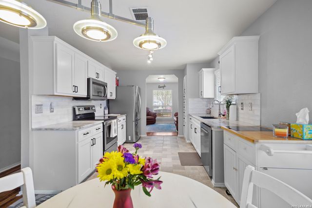 3914 Privet Pl, San Antonio, TX 78259