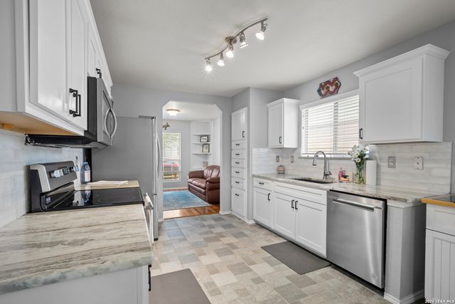 3914 Privet Pl, San Antonio, TX 78259