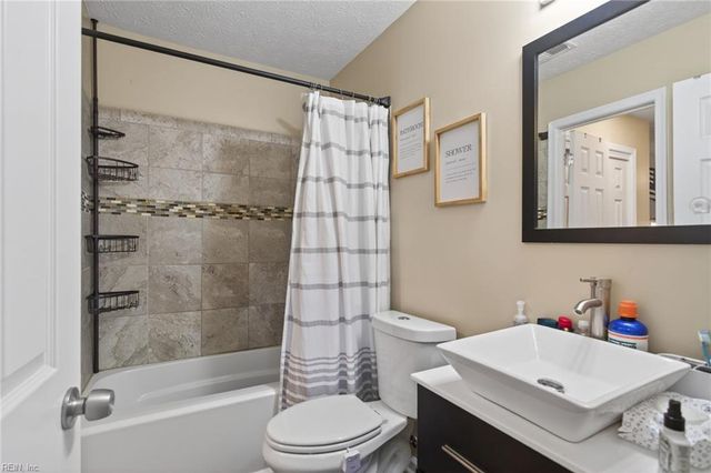 11 Knox PL, Hampton, VA 23669