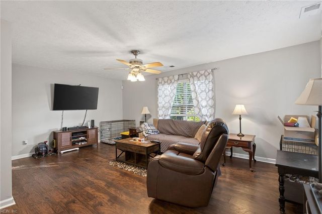 11 Knox PL, Hampton, VA 23669