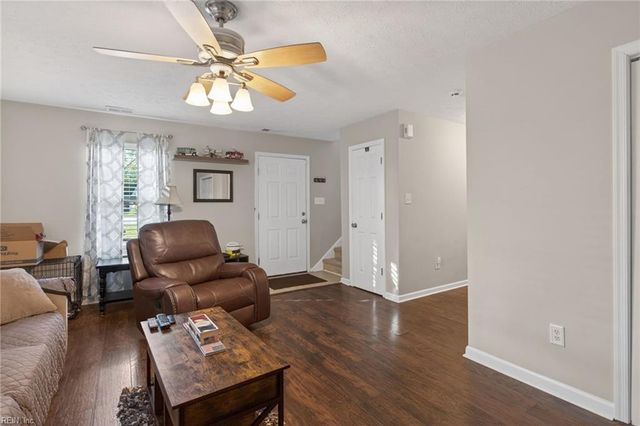 11 Knox PL, Hampton, VA 23669