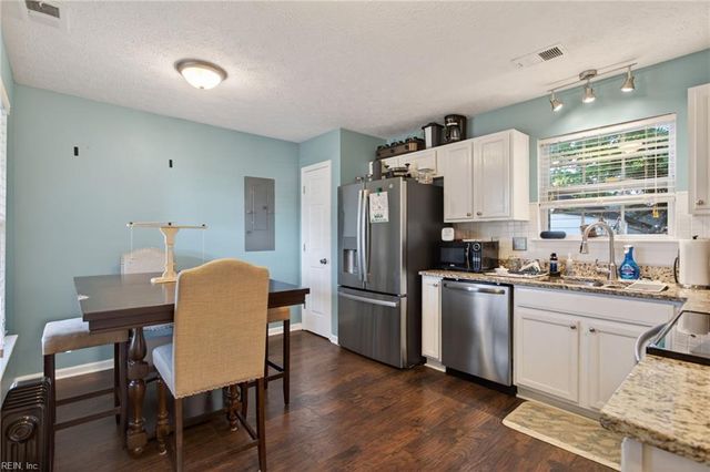 11 Knox PL, Hampton, VA 23669