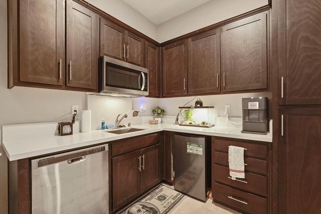 2013 Van Ruiten Dr, Lodi, CA 95242