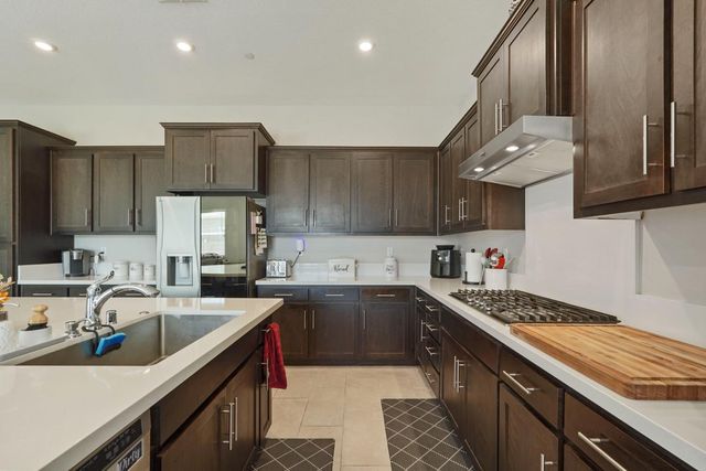 2013 Van Ruiten Dr, Lodi, CA 95242