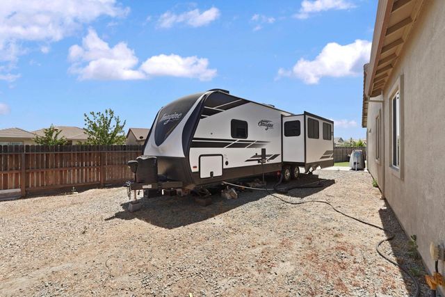 2013 Van Ruiten Dr, Lodi, CA 95242