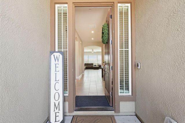 2013 Van Ruiten Dr, Lodi, CA 95242