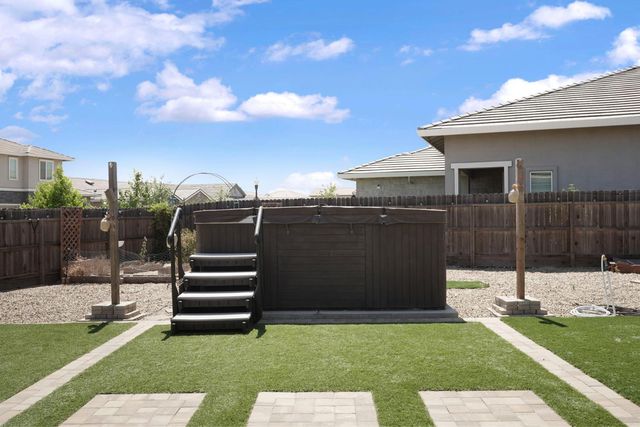 2013 Van Ruiten Dr, Lodi, CA 95242