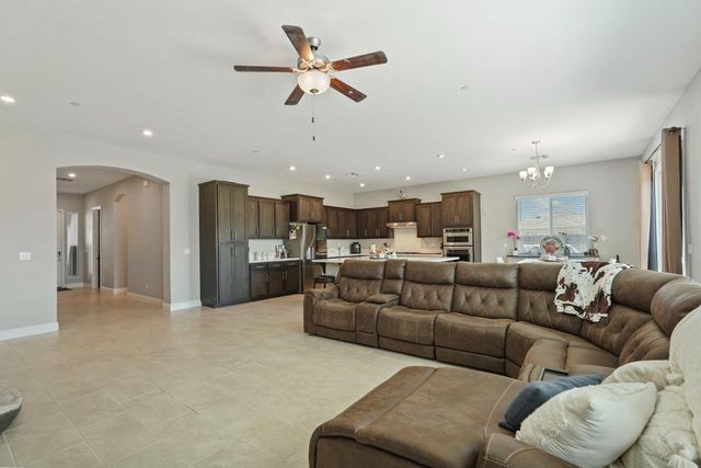 2013 Van Ruiten Dr, Lodi, CA 95242