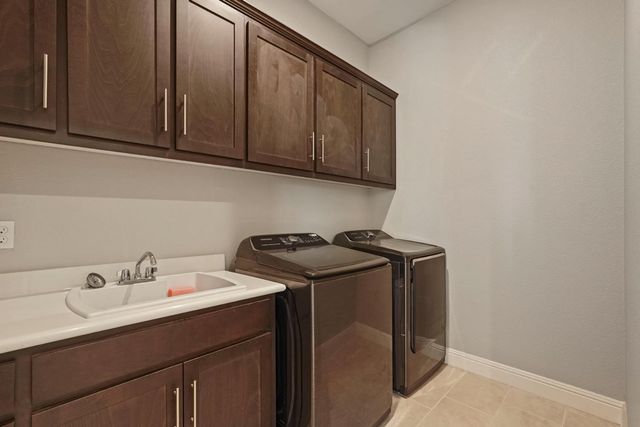 2013 Van Ruiten Dr, Lodi, CA 95242