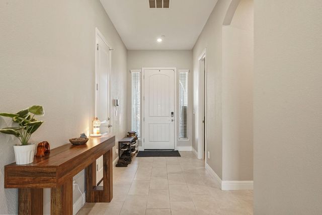 2013 Van Ruiten Dr, Lodi, CA 95242