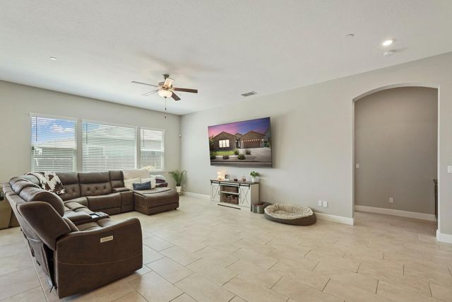 2013 Van Ruiten Dr, Lodi, CA 95242