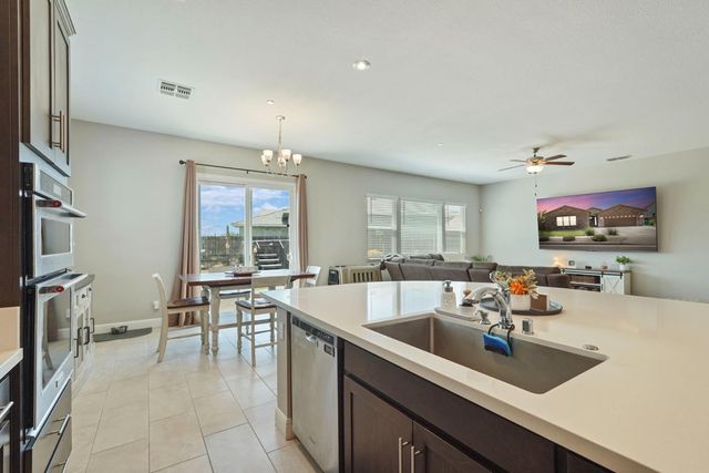 2013 Van Ruiten Dr, Lodi, CA 95242